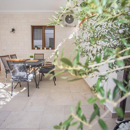 Holiday Home Camellia Poreč Buitenkant foto