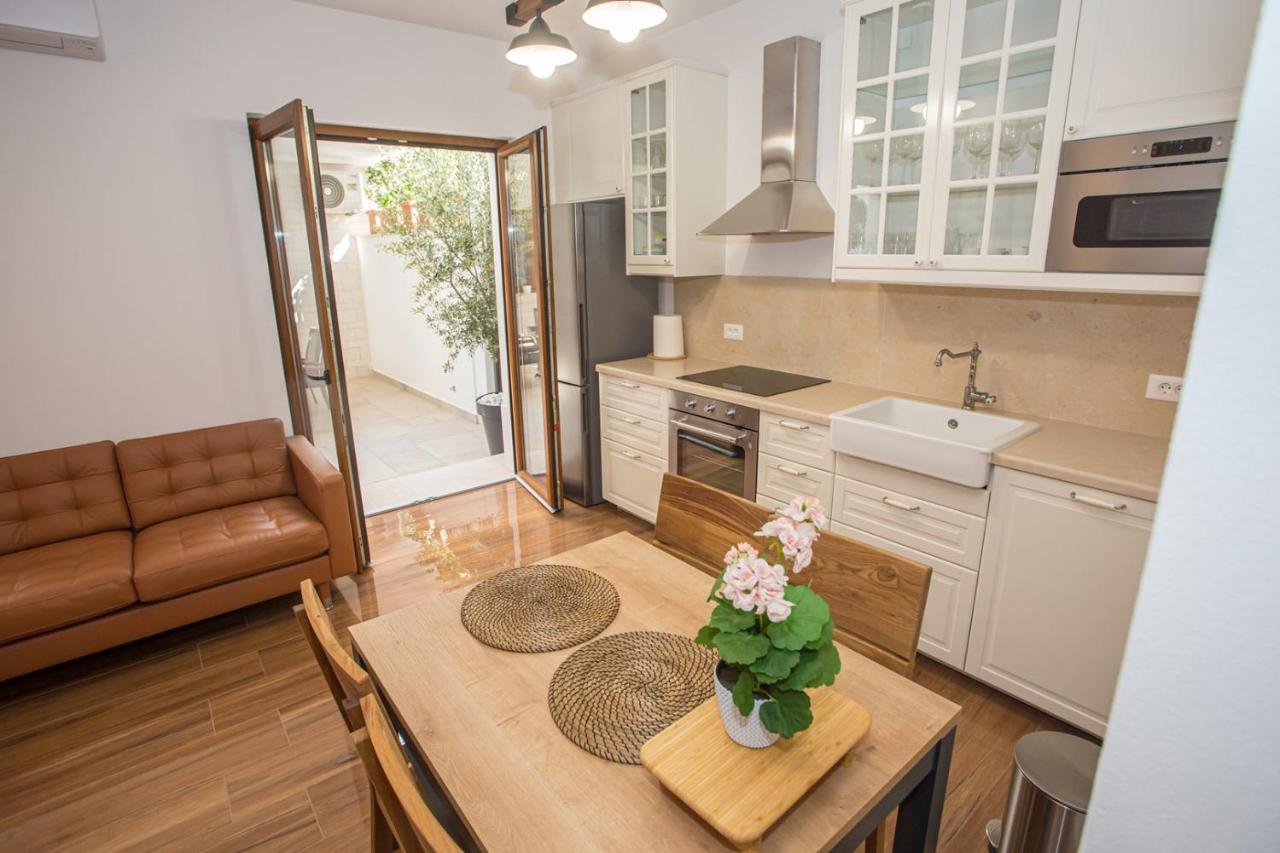 Holiday Home Camellia Poreč Buitenkant foto