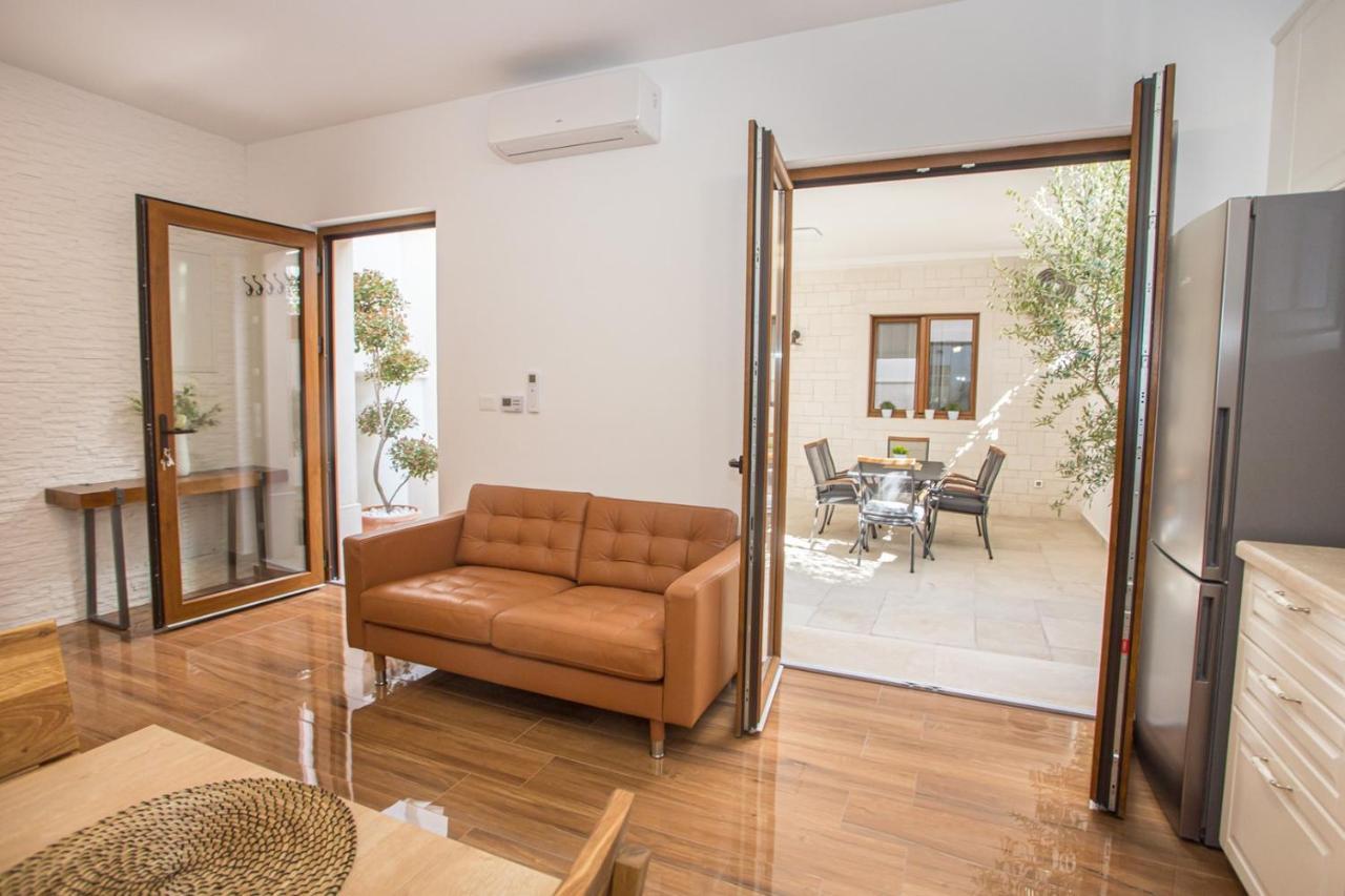 Holiday Home Camellia Poreč Buitenkant foto