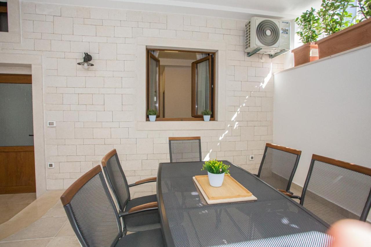 Holiday Home Camellia Poreč Buitenkant foto