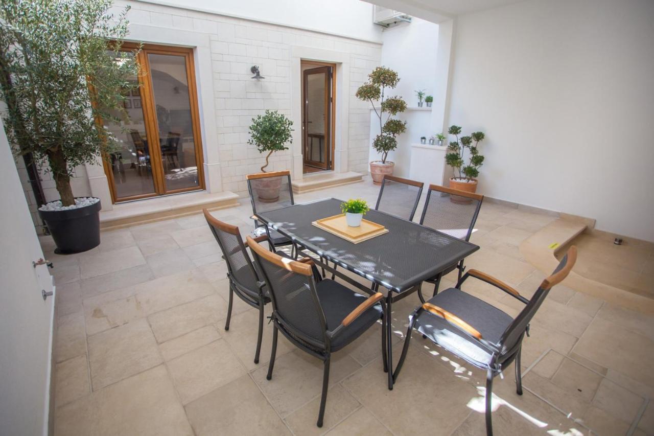 Holiday Home Camellia Poreč Buitenkant foto