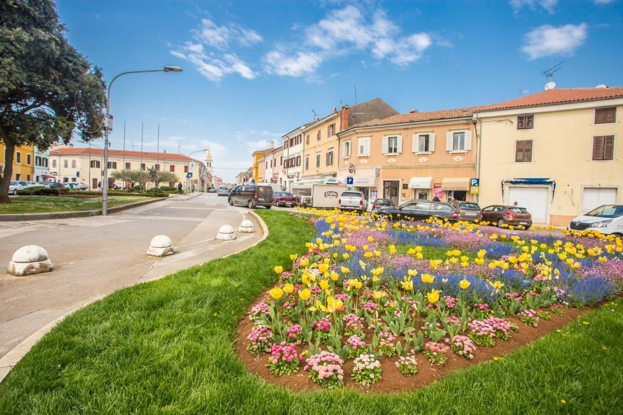 Holiday Home Camellia Poreč Buitenkant foto